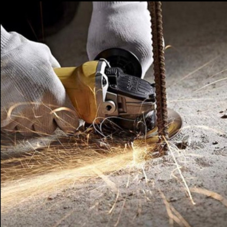 مینی فرز دیوالت مدل DWE4056