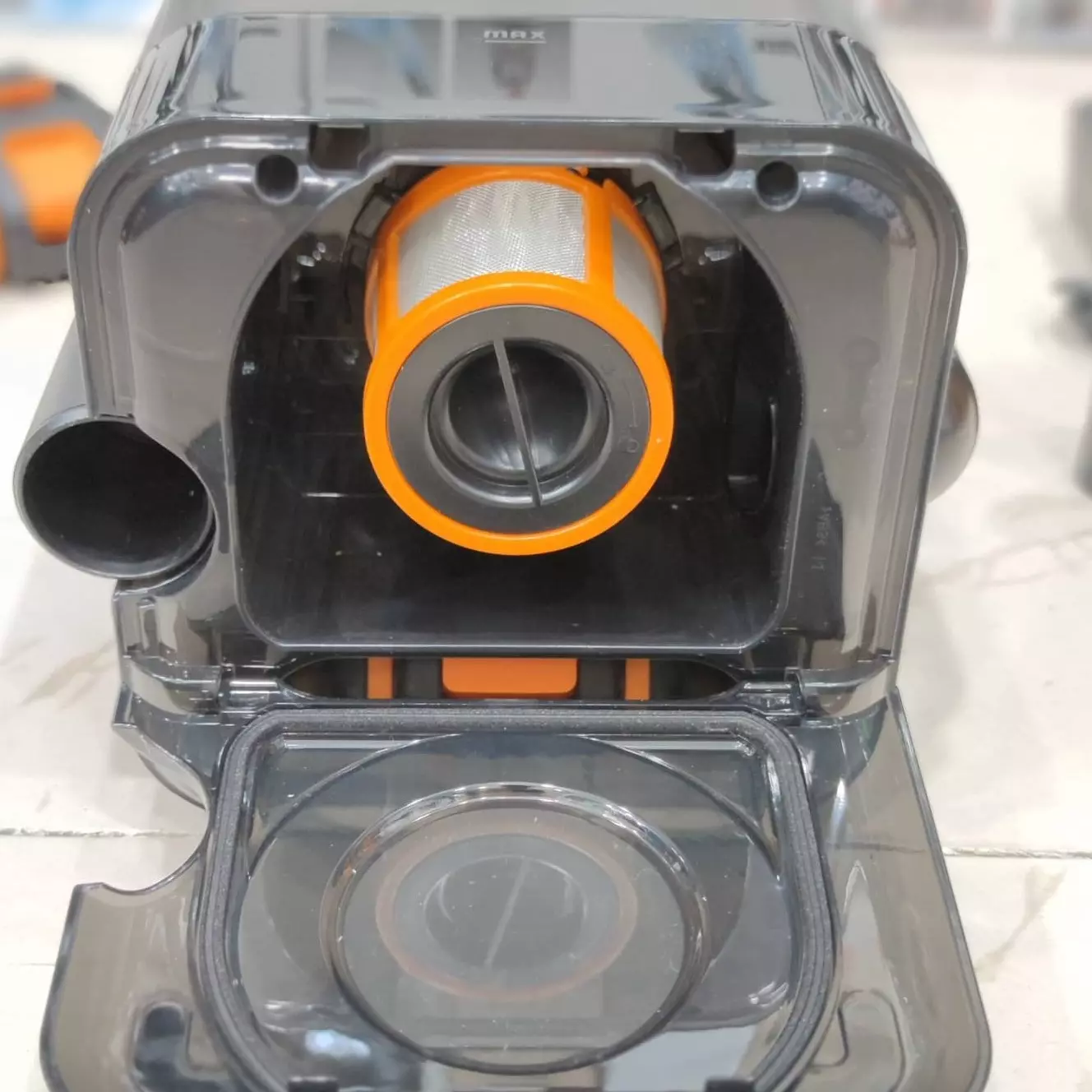جاروبرقی Worx Cube Vac 20V مدل WX030.9 باتری جمع و جور و سبک