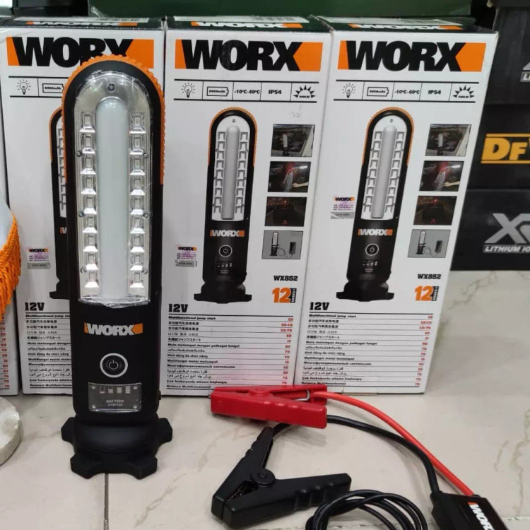 WORX WX852 12V سبک قابل حمل و دارای چراغ LED بسیار روشن است