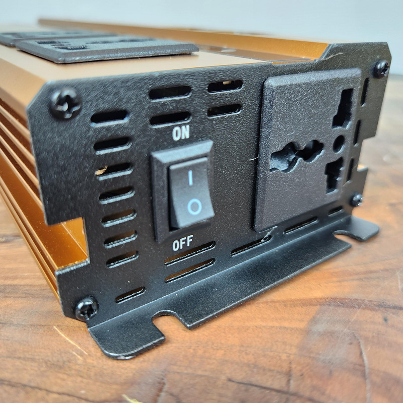 مبدل برق خودرو اینتیمکث کد 2000W