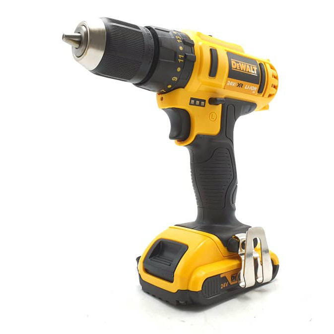 دریل پیچ گوشتی شارژی چکشی دیوالت مدل DCD700