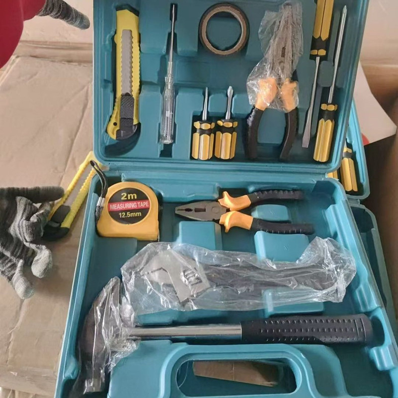 مجموعه 12 عددی ابزار دستی مدل CH-T-12